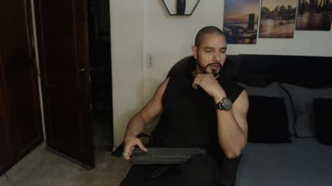 Magnus Dark independent model online show from January 2025 01:38:02 AM