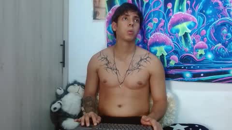 wolf_light online show from January 2026 12:37:01 AM