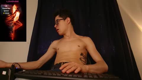  W O L F  online show from October 2025 11:51:02 AM