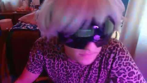 wolfgamer44 online show from November 2025 09:59:01 PM