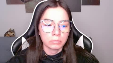 Snapshot of wolfs_daughter chatting on July 2026 02:04:01 AM Alex online show from July 2026 02:04:01 AM