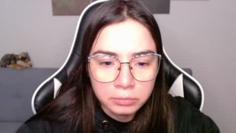 Snapshot of wolfs_daughter chatting on July 2026 01:42:02 AM Alex online show from July 2026 01:42:02 AM