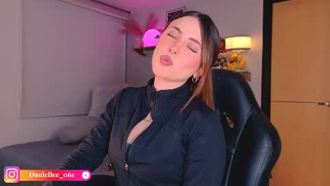 Snapshot of wolfsfoster chatting on May 2026 02:52:01 AM online show from May 2026 02:52:01 AM