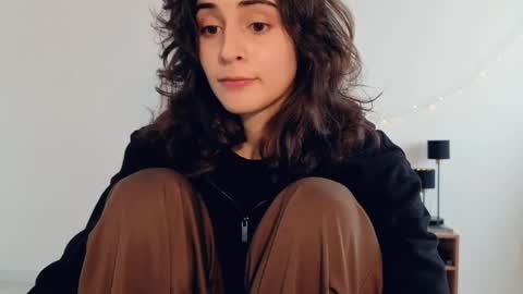 Stia online show from April 2026 03:52:01 PM