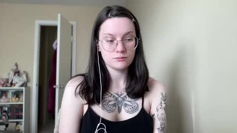 Snapshot of worship_lucina chatting on December 2024 03:26:01 PM Lucina online show from December 2024 03:26:01 PM