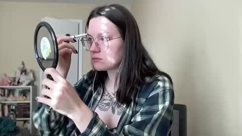 Snapshot of worship_lucina chatting on January 2025 03:14:01 PM Lucina online show from January 2025 03:14:01 PM