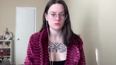 Snapshot of worship_lucina chatting on January 2025 03:33:02 PM Lucina online show from January 2025 03:33:02 PM