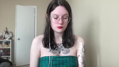 Snapshot of worship_lucina chatting on January 2025 03:36:02 PM Lucina online show from January 2025 03:36:02 PM