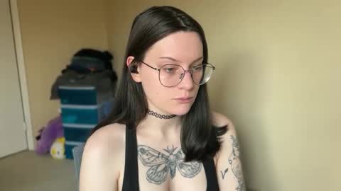 Snapshot of worship_lucina chatting on February 2025 06:13:02 PM Lucina online show from February 2025 06:13:02 PM