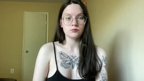 Snapshot of worship_lucina chatting on September 2025 06:52:02 PM Lucina online show from September 2025 06:52:02 PM