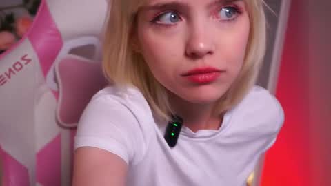 Snapshot of wow_angel chatting on May 2026 05:37:02 AM wow_angel online show from May 2026 05:37:02 AM