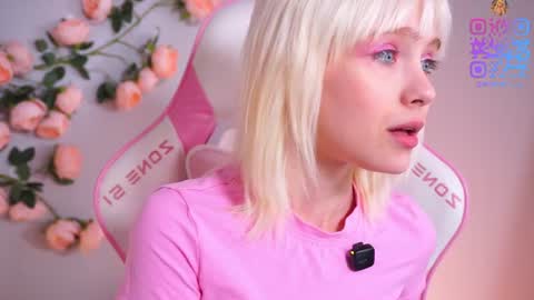 Snapshot of wow_angel chatting on June 2026 08:27:02 AM wow_angel online show from June 2026 08:27:02 AM