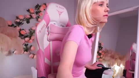 Snapshot of wow_angel chatting on July 2026 05:45:02 AM wow_angel online show from July 2026 05:45:02 AM