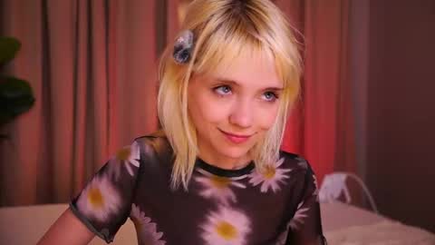 Snapshot of wow_angel chatting on July 2026 11:17:02 AM wow_angel online show from July 2026 11:17:02 AM
