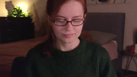 Rebecy online show from November 2025 02:00:01 PM