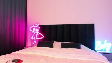 Emi online show from December 2024 03:00:01 AM