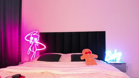 Emi online show from December 2024 05:07:01 AM