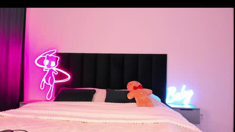 Emi online show from December 2024 03:03:02 AM