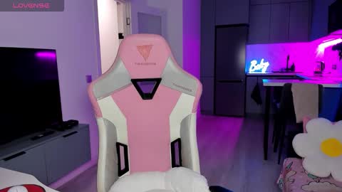 Emi online show from February 2026 04:07:01 AM