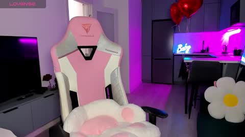 Emi online show from February 2026 04:09:01 AM