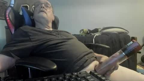 Snapshot of wowsers2022 chatting on October 2025 07:43:01 PM wowsers2022 online show from October 2025 07:43:01 PM