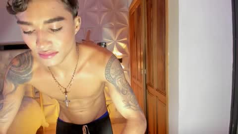 wyatt online show from November 2025 03:53:02 AM