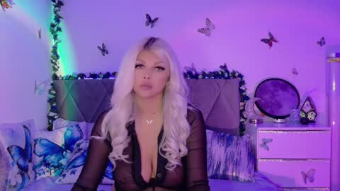 Snapshot of xalexax chatting on October 2025 08:09:02 PM sooo hey im Sperm Mystik from Fuckistan i want you full my all holes bcs i have penis fever online show from October 2025 08:09:02 PM