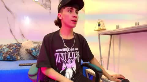 xandergrey8 online show from February 2026 07:33:02 PM