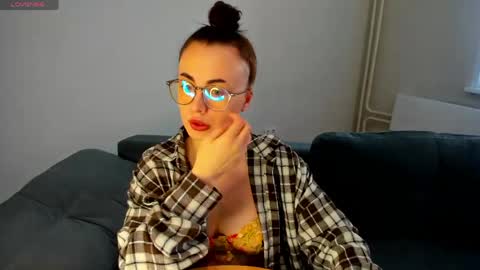 Snapshot of xapka_lapka chatting on May 2026 04:10:02 AM Alice online show from May 2026 04:10:02 AM