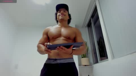 Xavier online show from November 2025 01:05:01 AM