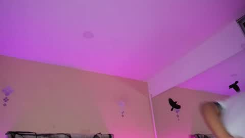 xavier fox   online show from October 2025 03:42:01 AM