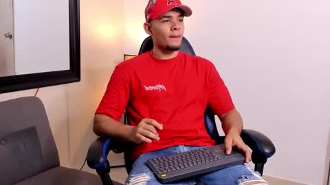 Snapshot of xboy_fantasyx chatting on October 2025 12:26:01 PM David online show from October 2025 12:26:01 PM