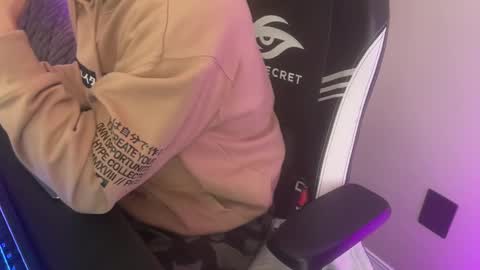 xburst online show from December 2024 06:04:02 PM