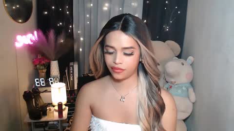 Snapshot of xclassylorainne chatting on December 2024 01:32:01 PM lorainne online show from December 2024 01:32:01 PM