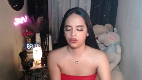 Snapshot of xclassylorainne chatting on December 2024 03:00:02 PM lorainne online show from December 2024 03:00:02 PM