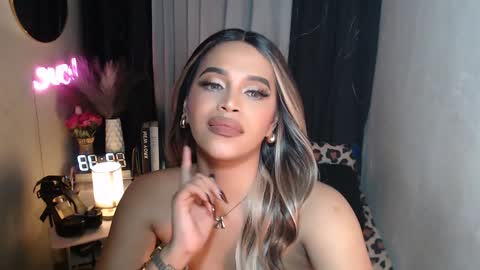 Snapshot of xclassylorainne chatting on December 2024 07:33:01 PM lorainne online show from December 2024 07:33:01 PM