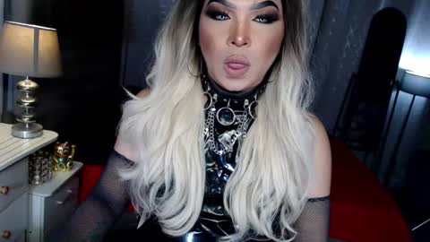 Zhavia online show from September 2025 05:47:02 PM