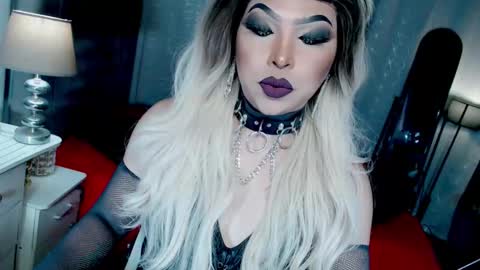 Zhavia online show from October 2025 07:25:02 PM