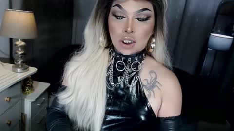 Zhavia online show from December 2025 05:09:02 PM