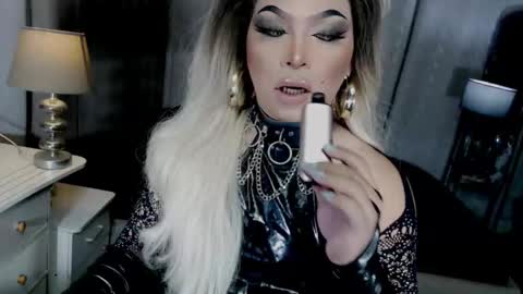 Zhavia online show from January 2026 02:43:02 PM