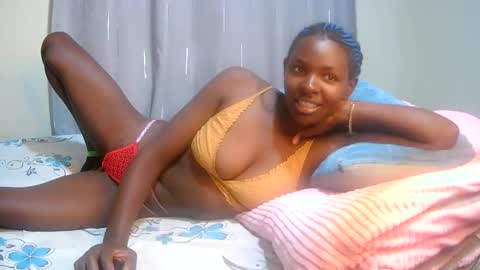 xeenah online show from November 2025 08:19:01 PM