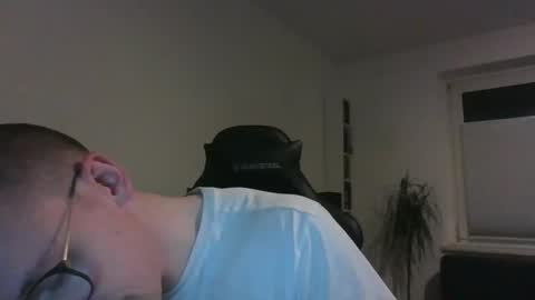 xhenno online show from March 2026 08:09:01 PM