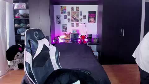 xIce Boy online show from April 2026 03:51:01 PM