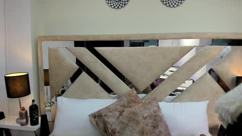 Xime  online show from February 2026 03:15:01 AM