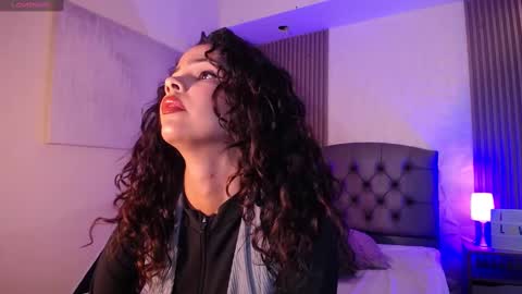 Mia Vega online show from February 2025 09:06:01 PM