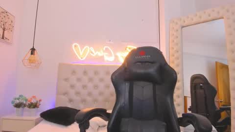 xiomara_cortes online show from February 2025 01:22:01 AM