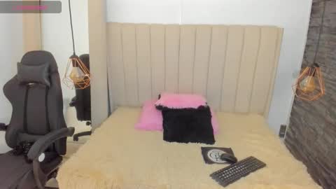 xiomara_cortes online show from October 2025 12:58:01 PM