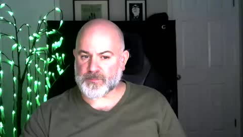 MrSlowBurn77 online show from December 2025 01:44:01 AM