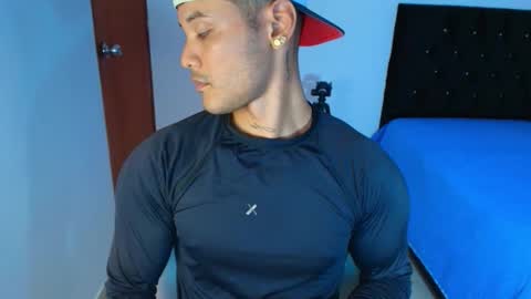 Snapshot of xlatin21 chatting on November 2025 10:56:02 PM xlatin21 online show from November 2025 10:56:02 PM