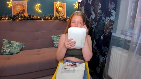 Chloe online show from December 2024 02:16:01 PM